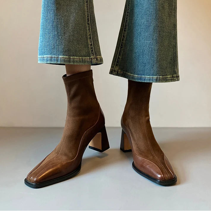 Vezal Women’s Streetstyle Ankle Boots in Leather Look | Square toe brown | The Lineage